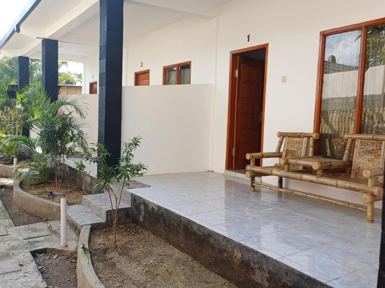 Black Sweet Homestay Dua Gili Air Exterior foto